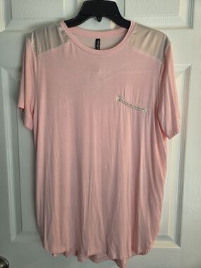 Two2Fly NWT Light Pink Top